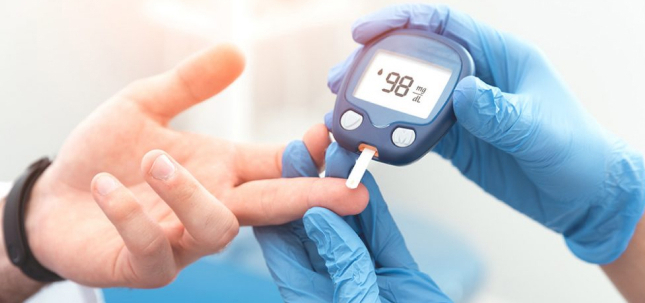 Почему у диабетиков происходит снижение уровня сахара в крови: причины и последствия
